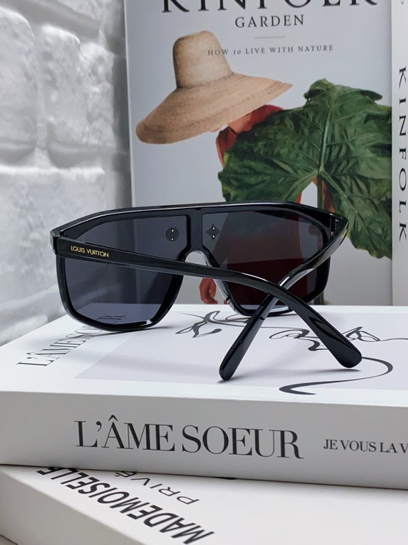 Lv Louis Vuitton 24 new net red women's sunglasses men and women fashion Europe and the United States anti-ultraviolet sunglasses