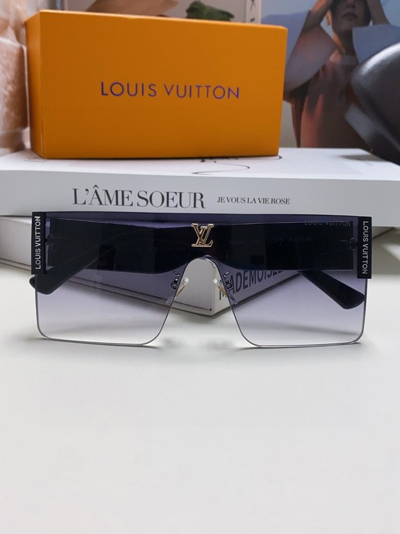 Lv Louis Vuitton 2024 new model model metal square one-piece large frame sunglasses women men universal fashion sun shading sunglasses silver film