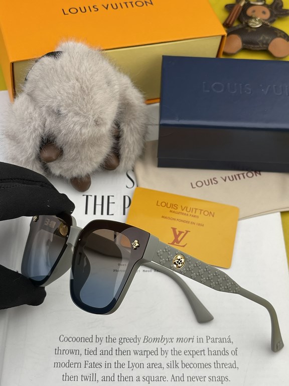 [TR Polarized Series] lv large frame sunglasses sunglasses classic box design, not pick face type, whether with a coat or dress are very temperamental polarized lenses to prevent ultraviolet Model L2201