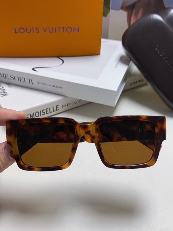 LV Louis Vuitton new sunglasses retro personality avant-garde sunglasses model model high quality plate high quality box