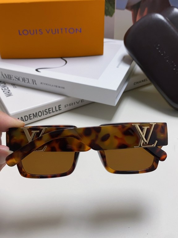 LV Louis Vuitton new sunglasses retro personality avant-garde sunglasses model model high quality plate high quality box