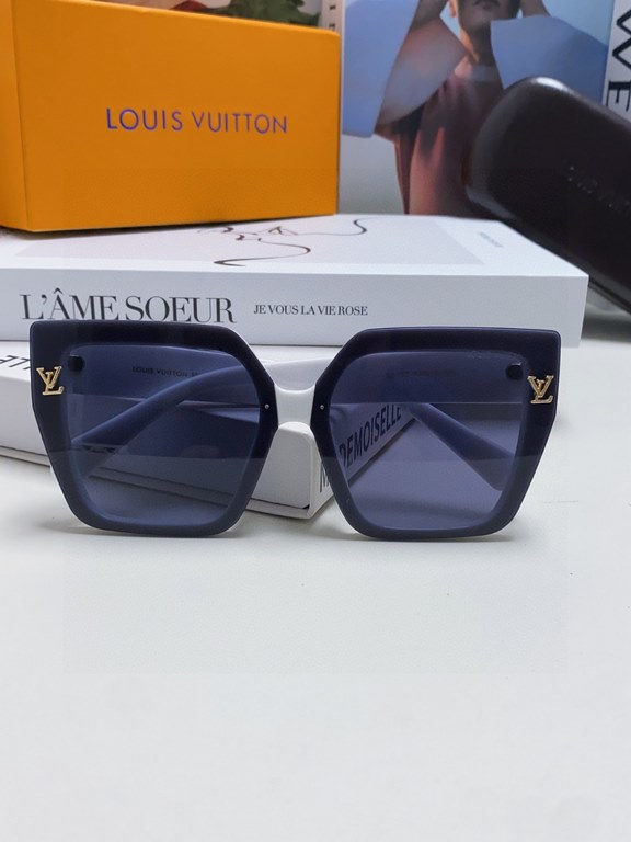 LV Louis Vuitton sunglasses Women's sunglasses   good-looking on the face super atmosphere show face small, small full print will not have the feeling of rustic thugs, men and women can take, the