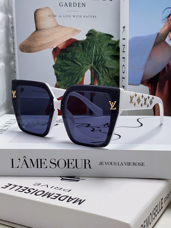 LV Louis Vuitton sunglasses Women's sunglasses   good-looking on the face super atmosphere show face small, small full print will not have the feeling of rustic thugs, men and women can take, the