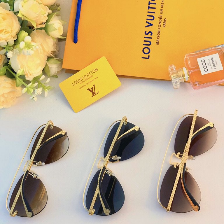 LV sunglasses men and women with the same metal half-frame high-level sense of hundred matching show face small driving UV protection sunglasses