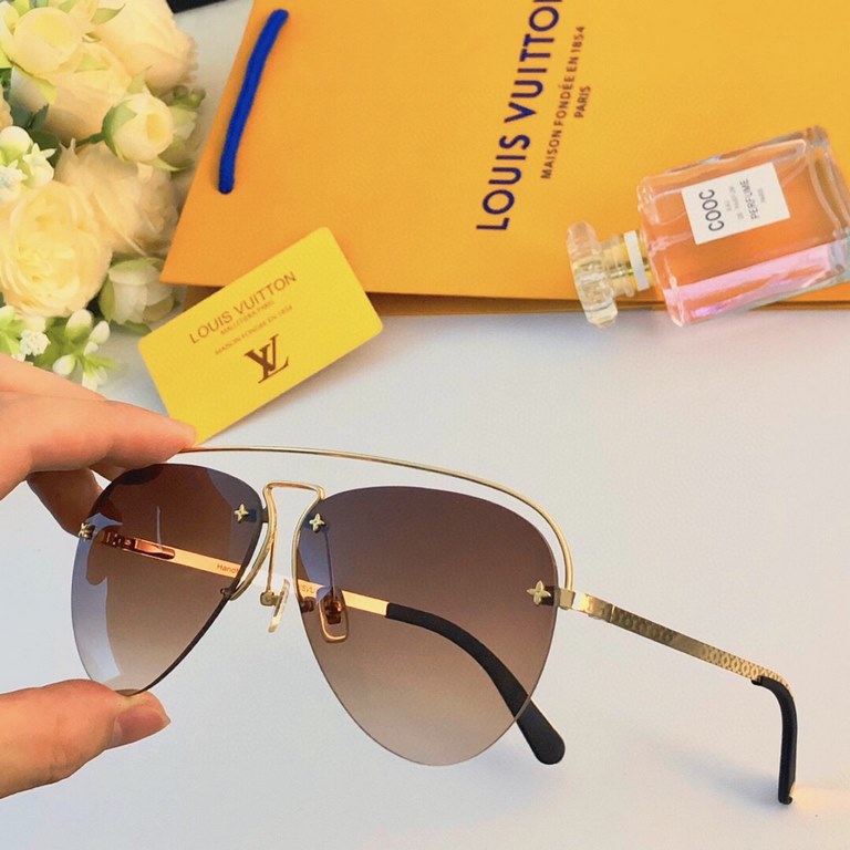 LV sunglasses men and women with the same metal half-frame high-level sense of hundred matching show face small driving UV protection sunglasses