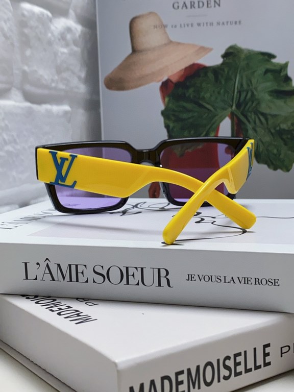 LV Louis Vuitton new sunglasses retro personality avant-garde sunglasses model model high quality plate high quality box