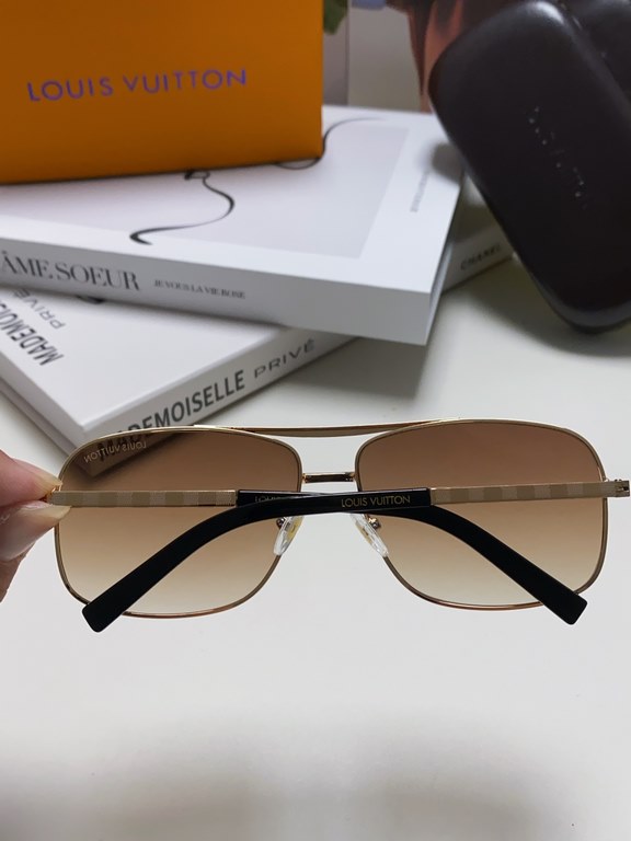 LV Louis Vuitton Sunglasses can be matched with near with myopia metal sunglasses men's fashion retro sunshade square frame glasses double beam sunglasses female models