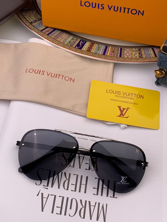 2024 New LOUIS VUITTON-Louis Home New LV toad frame sunglasses Each payment is a boutique   Fashionista decorative sunglasses High quality Not picky about the face     Wear comfortably Trendy and versatile     Model L09