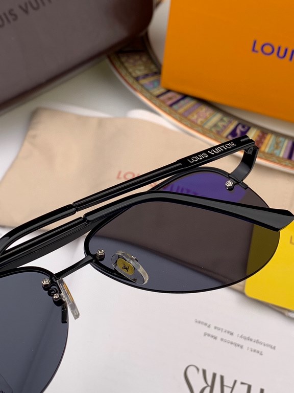 2024 New LOUIS VUITTON-Louis Home New LV toad frame sunglasses Each payment is a boutique   Fashionista decorative sunglasses High quality Not picky about the face     Wear comfortably Trendy and versatile     Model L09