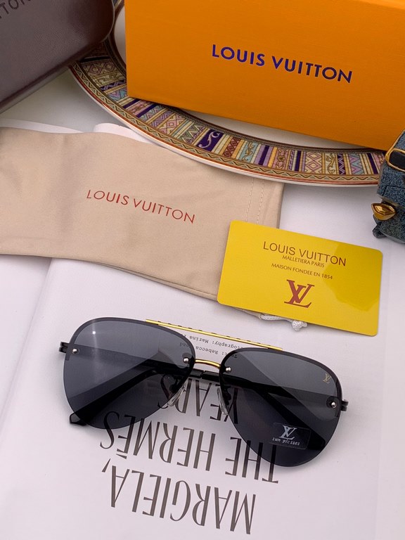 2024 New LOUIS VUITTON-Louis Home New LV toad frame sunglasses Each payment is a boutique   Fashionista decorative sunglasses High quality Not picky about the face     Wear comfortably Trendy and versatile     Model L09