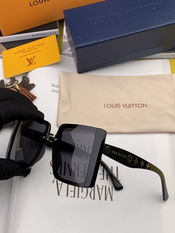 lv large frame sunglasses sunglasses classic box design, not pick face type, whether with a coat or dress are very temperament prevention UV Model L07702