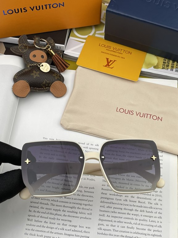 [TR Polarized Series] lv large frame sunglasses sunglasses classic box design, not pick face type, whether with a coat or dress are very temperamental polarized lenses to prevent ultraviolet Model L1007