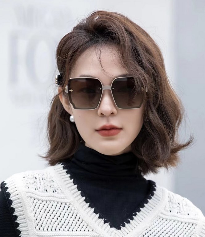 [TR Polarized Series] lv large frame sunglasses sunglasses classic box design, not pick face type, whether with a coat or dress are very temperamental polarized lenses to prevent ultraviolet Model L1007