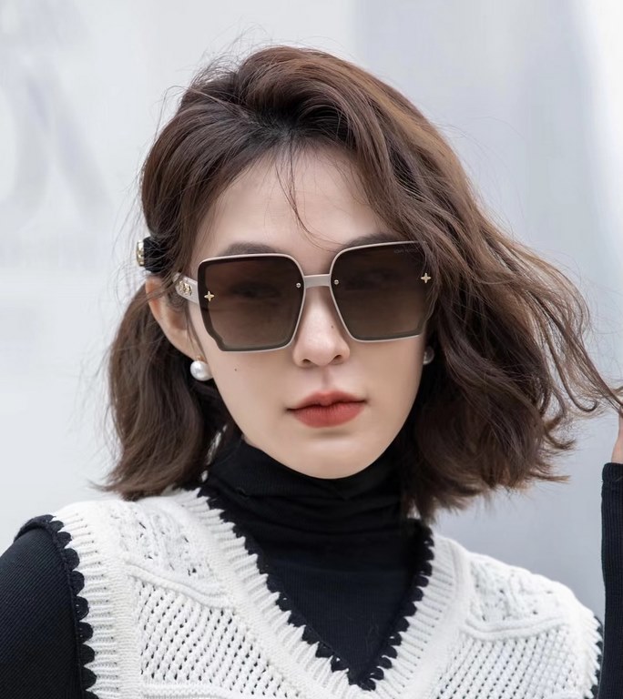 [TR Polarized Series] lv large frame sunglasses sunglasses classic box design, not pick face type, whether with a coat or dress are very temperamental polarized lenses to prevent ultraviolet Model L1007