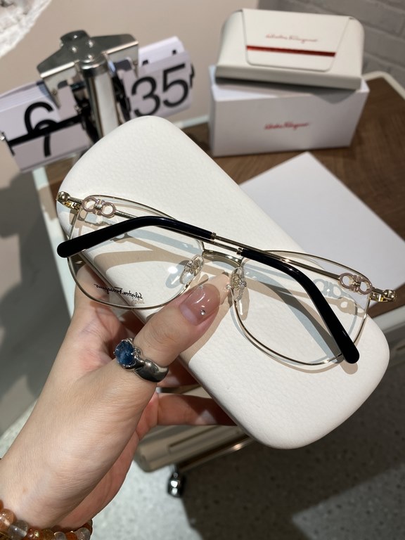 Salvatore ferragam Ferragam SF2214 polygonal frame myopia glasses  Plain glasses High quality Not picky face Know the goods to come Size 55-16-145 Women's Eyeglasses