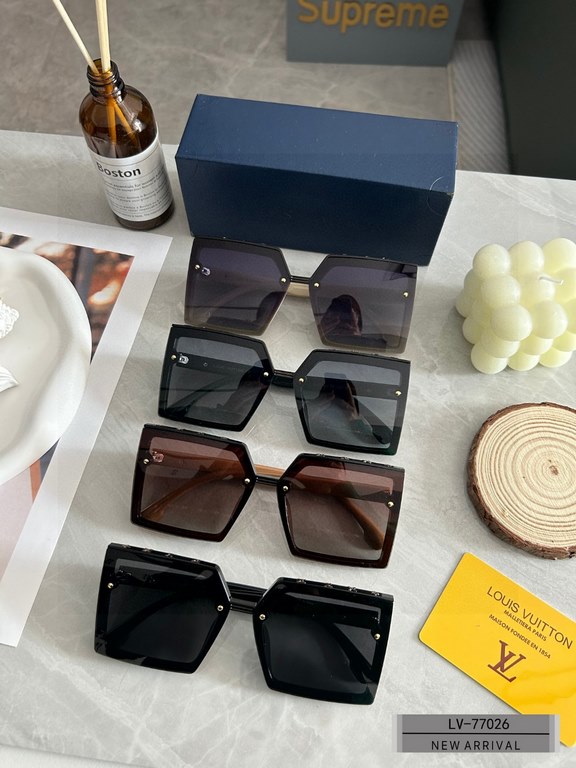 . [Louis Vuitton - LV . [Polaroid Resin Lenses . [TR90 frames are lightweight and comfortable to wear] . [size 60-16-148, ] . [  2023 new sunglasses to reduce the burden of glare, the stars with the same models, blocking