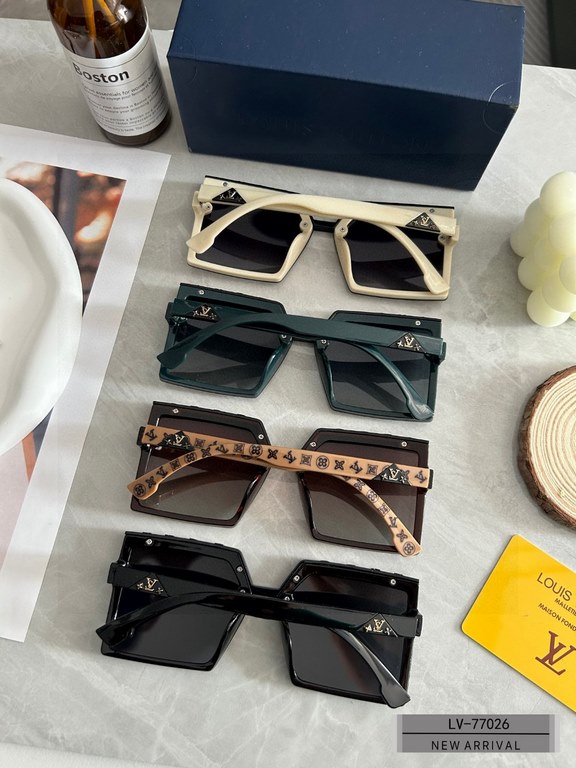 . [Louis Vuitton - LV . [Polaroid Resin Lenses . [TR90 frames are lightweight and comfortable to wear] . [size 60-16-148, ] . [  2023 new sunglasses to reduce the burden of glare, the stars with the same models, blocking