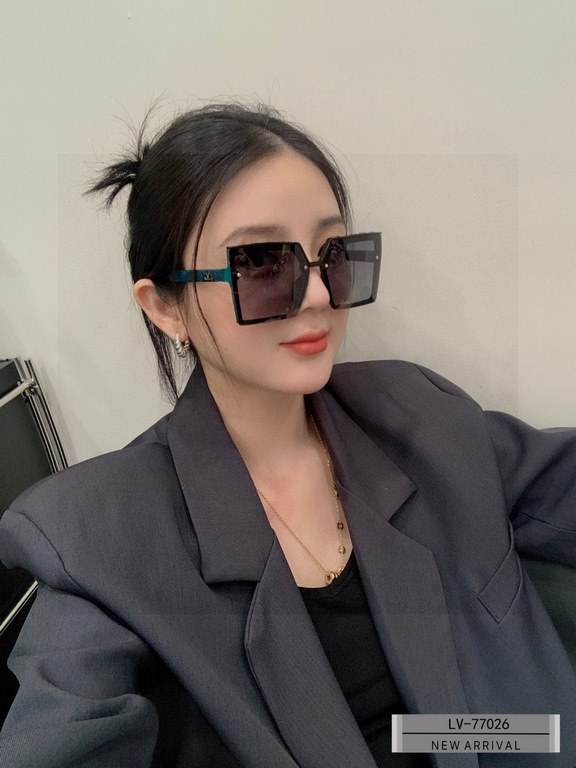 . [Louis Vuitton - LV . [Polaroid Resin Lenses . [TR90 frames are lightweight and comfortable to wear] . [size 60-16-148, ] . [  2023 new sunglasses to reduce the burden of glare, the stars with the same models, blocking