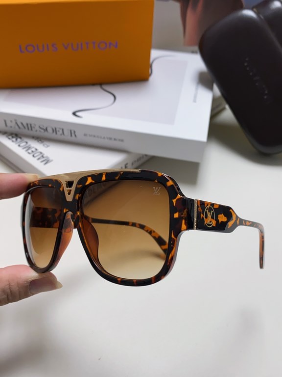 Lv Louis Vuitton 2024 new sunglasses retro personality avant-garde sunglasses model model tide cool high quality square frame unisex sunglasses