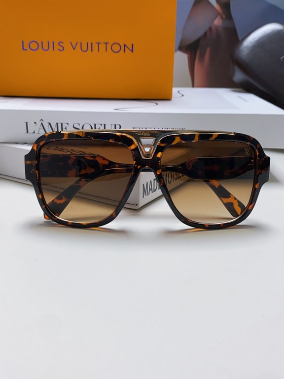 Lv Louis Vuitton 2024 new sunglasses retro personality avant-garde sunglasses model model tide cool high quality square frame unisex sunglasses