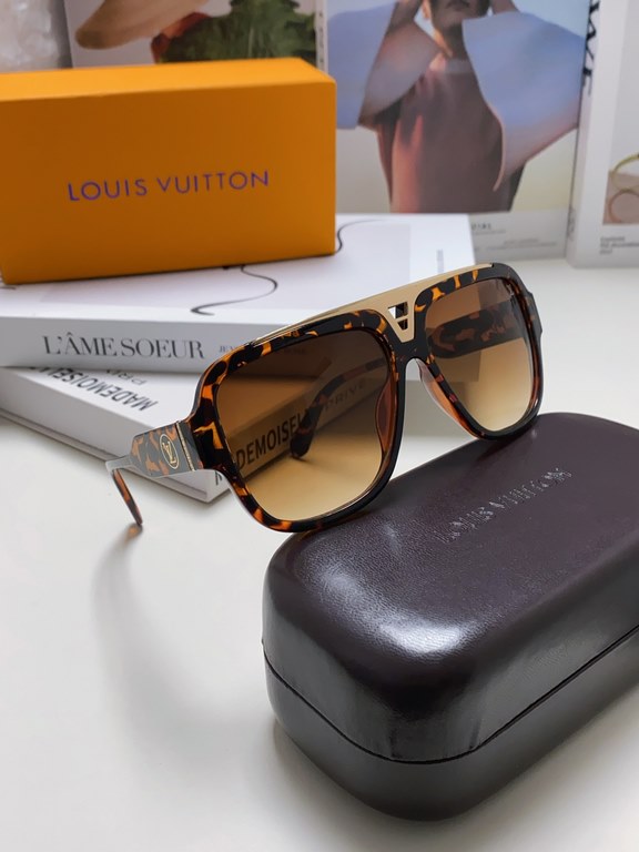 Lv Louis Vuitton 2024 new sunglasses retro personality avant-garde sunglasses model model tide cool high quality square frame unisex sunglasses