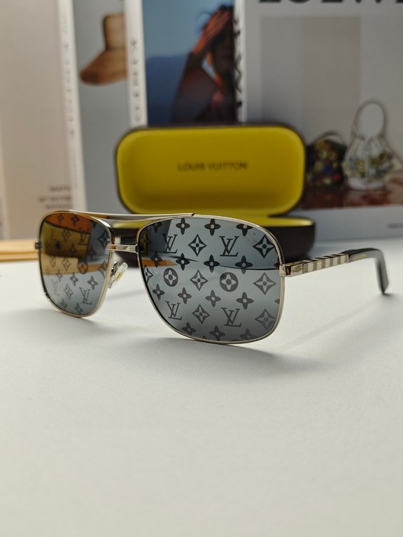 LV Louis Vuitton Sunglasses can be matched with near with myopia metal sunglasses men's fashion retro sunshade square frame glasses double beam sunglasses female models