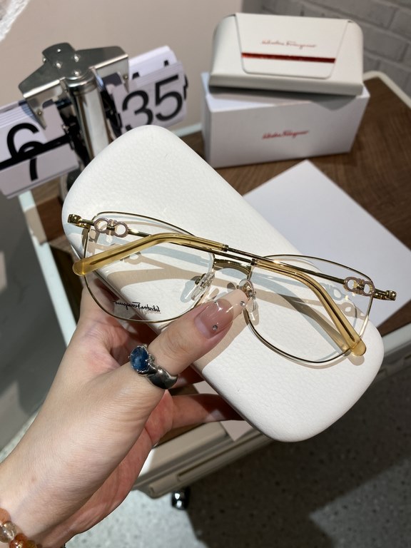 Salvatore ferragam Ferragam SF2214 polygonal frame myopia glasses  Plain glasses High quality Not picky face Know the goods to come Size 55-16-145 Women's Eyeglasses