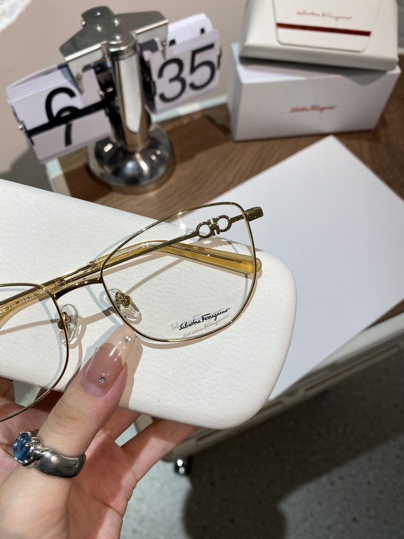 Salvatore ferragam Ferragam SF2214 polygonal frame myopia glasses  Plain glasses High quality Not picky face Know the goods to come Size 55-16-145 Women's Eyeglasses