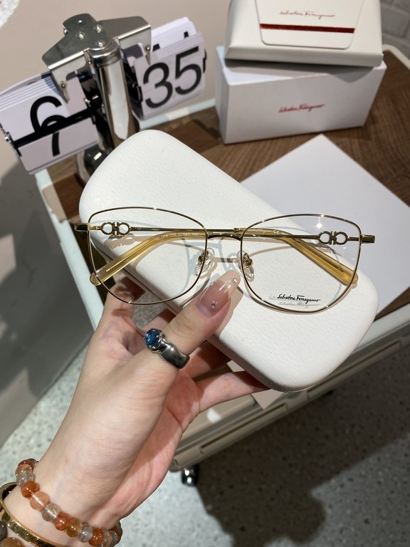 Salvatore ferragam Ferragam SF2214 polygonal frame myopia glasses  Plain glasses High quality Not picky face Know the goods to come Size 55-16-145 Women's Eyeglasses