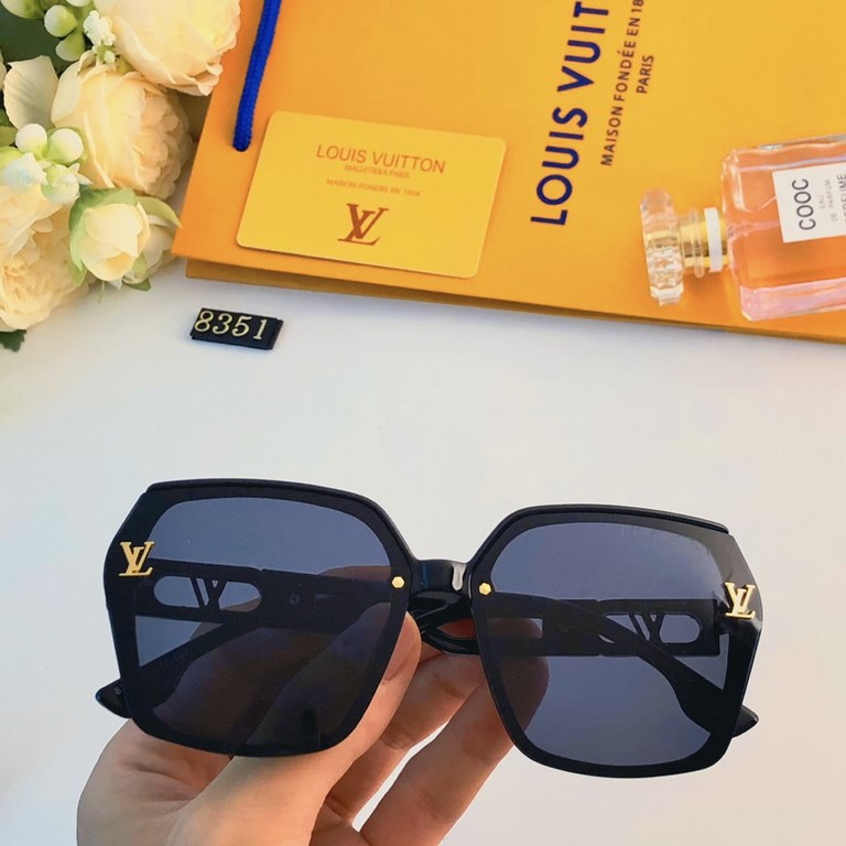 LV2023 new sunglasses women's fashion high-level sense of square frame sunglasses show face small ultraviolet driving glasses