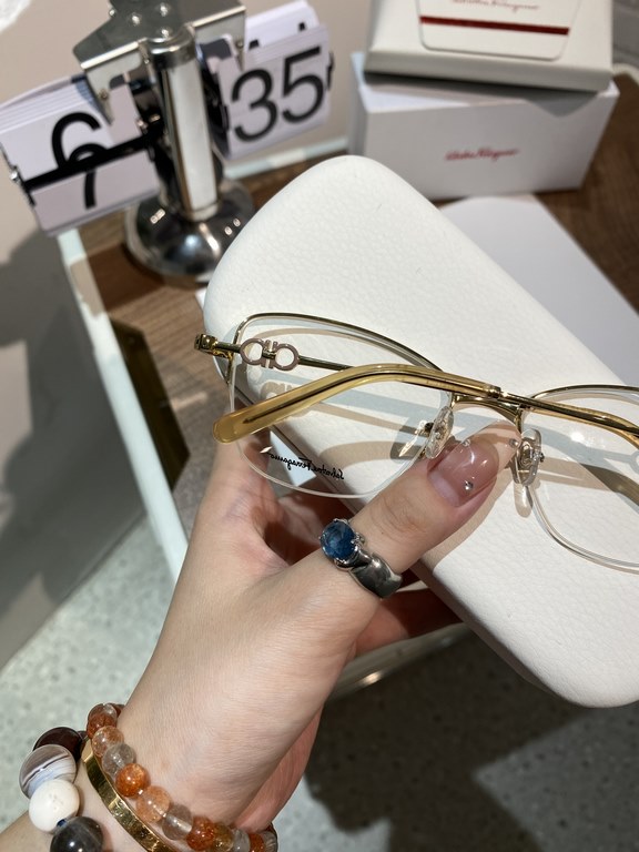 Salvatore ferragam Ferragam SF2216 polygonal half-rim myopia glasses   flat lenses High quality, not picky face, know the goods to come Size 55-16-140 Women's Glasses