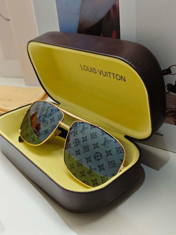 LV Louis Vuitton Sunglasses can be matched with near with myopia metal sunglasses men's fashion retro sunshade square frame glasses double beam sunglasses female models