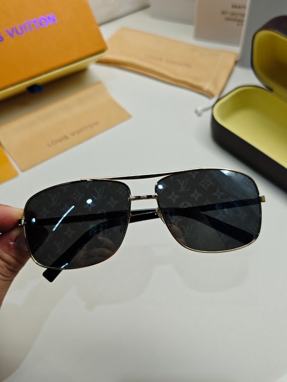 LV Louis Vuitton Sunglasses can be matched with near with myopia metal sunglasses men's fashion retro sunshade square frame glasses double beam sunglasses female models