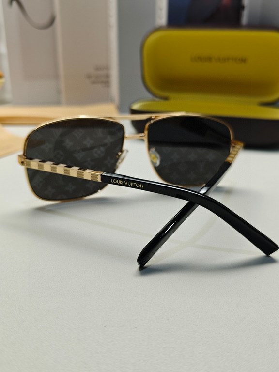 LV Louis Vuitton Sunglasses can be matched with near with myopia metal sunglasses men's fashion retro sunshade square frame glasses double beam sunglasses female models