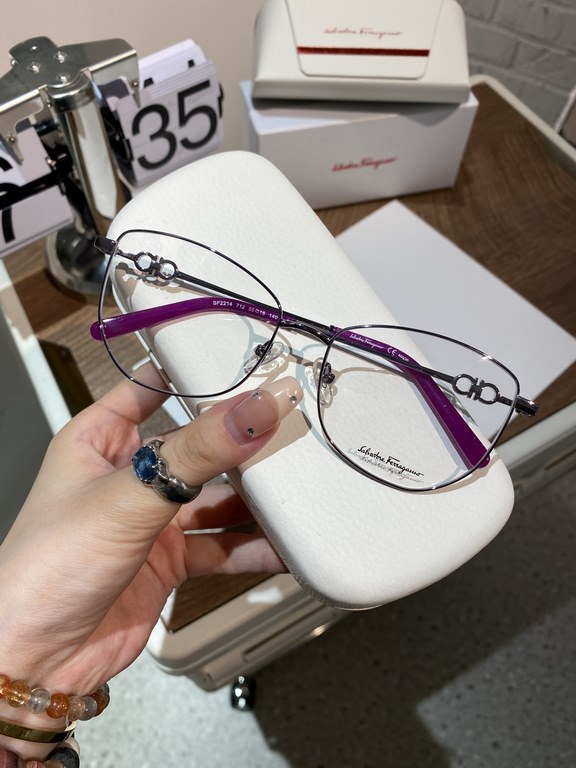 Salvatore ferragam Ferragam SF2214 polygonal frame myopia glasses  Plain glasses High quality Not picky face Know the goods to come Size 55-16-145 Women's Eyeglasses