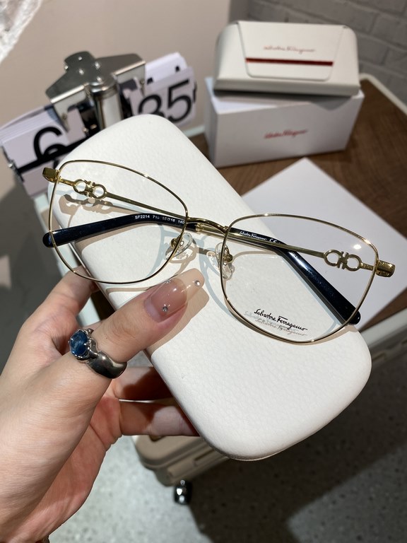 Salvatore ferragam Ferragam SF2214 polygonal frame myopia glasses  Plain glasses High quality Not picky face Know the goods to come Size 55-16-145 Women's Eyeglasses