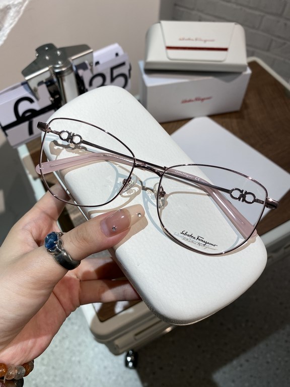 Salvatore ferragam Ferragam SF2214 polygonal frame myopia glasses  Plain glasses High quality Not picky face Know the goods to come Size 55-16-145 Women's Eyeglasses