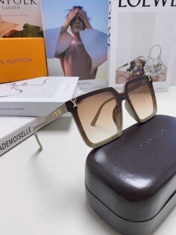 LV sunglasses Men's sunglasses   Women's sunglasses   good looking on the face super atmosphere show face small, small full print will not have the feeling of rustic thugs, men and women can take, very fashionable #LV su