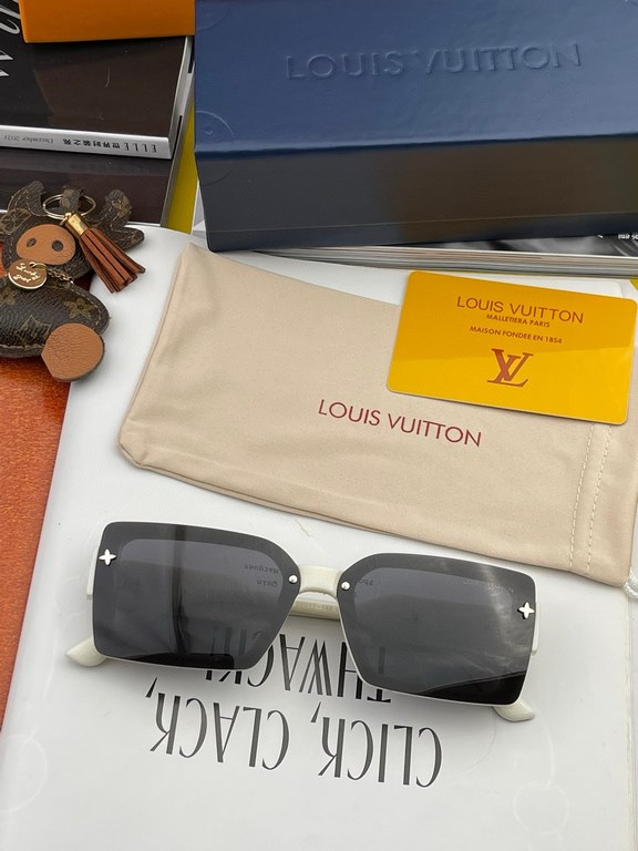 [TR Polarized Series] lv large frame sunglasses sunglasses classic box design, do not pick face type, whether with a coat or dress are very temperament polarized lenses to prevent ultraviolet Model Model L6771