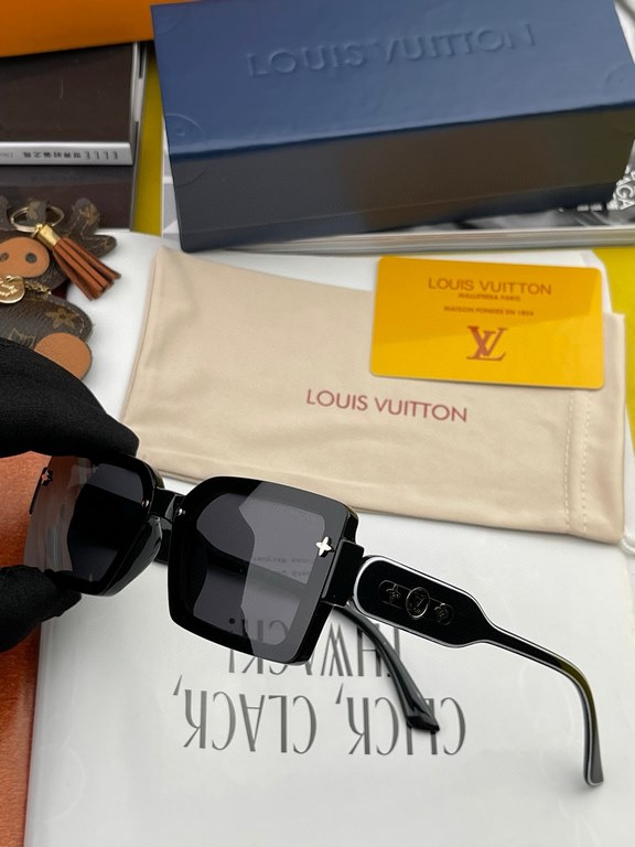 [TR Polarized Series] lv large frame sunglasses sunglasses classic box design, do not pick face type, whether with a coat or dress are very temperament polarized lenses to prevent ultraviolet Model Model L6771