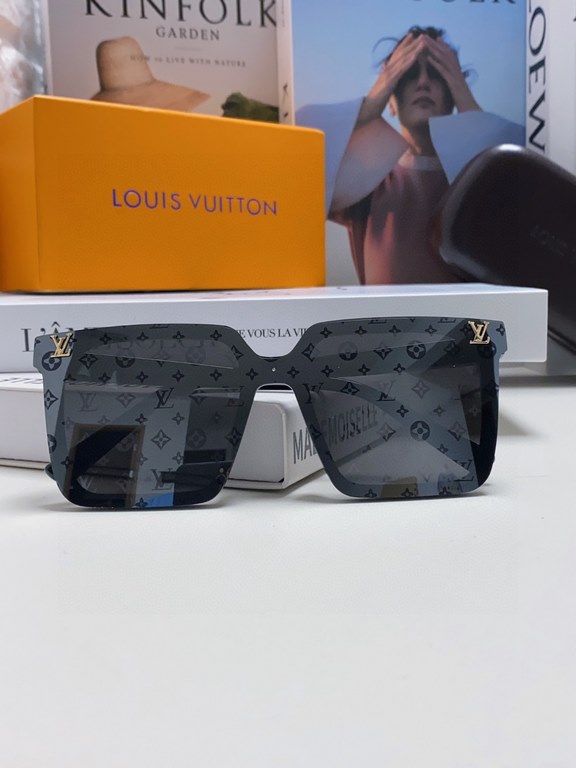 LV sunglasses Men's sunglasses   Women's sunglasses   good looking on the face super atmosphere show face small, small full print will not have the feeling of rustic thugs, men and women can take, very fashionable #LV su