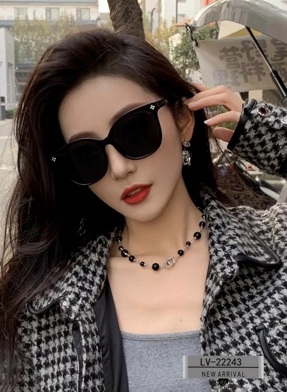 . [Louis Vuitton - LV . [Polaroid Resin Lenses . [PC frames are lightweight and comfortable to wear] . [size 65-13-145]. . [   new sunglasses to reduce the burden of glare, star models, blocking harmful light radiation, 