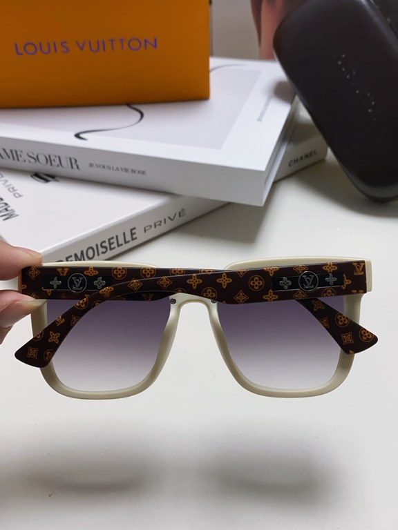 lv Louis Vuitton large frame sunglasses sunglasses classic box design, not pick face type, whether with a coat or a dress are very temperament polarized lenses to prevent ultraviolet rays