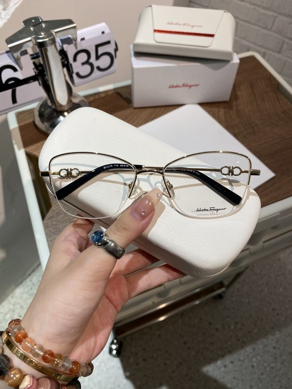 Salvatore ferragam Ferragam SF2216 polygonal half-rim myopia glasses   flat lenses High quality, not picky face, know the goods to come Size 55-16-140 Women's Glasses