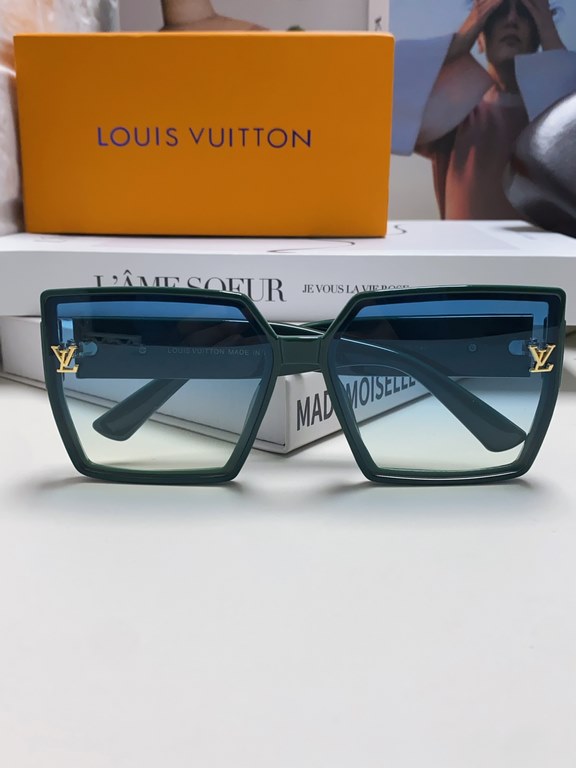 Lv Louis Vuitton 2024 latest fashion sunglasses ladies square thin retro net red sunscreen new senior sense of star street shooting sunglasses personalized with diamond Logo