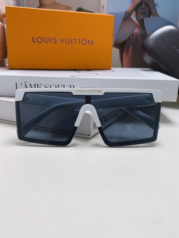 Yang Yang the same LV Louis Vuitton 2024 new sun shades, cool style, not necessarily attract men, but certainly attract a young lady!