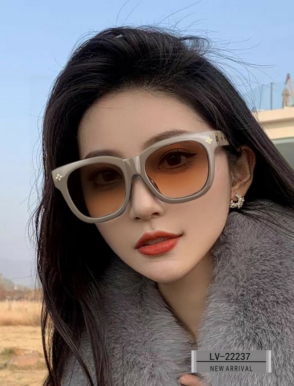 . [Louis Vuitton - LV . [Polaroid Resin Lenses . [PC frames are lightweight and comfortable to wear] . [size 65-13-145]. . [   new sunglasses to reduce the burden of glare, star models, blocking harmful light radiation, 