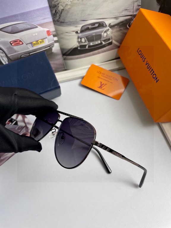 . New   Brand Louis Vuitton LV Original single quality men and women with the same polarized sunglasses   Material high-definition Polaroid polarized lenses, imported alloy printed logo mirror legs. Small frame exquisite