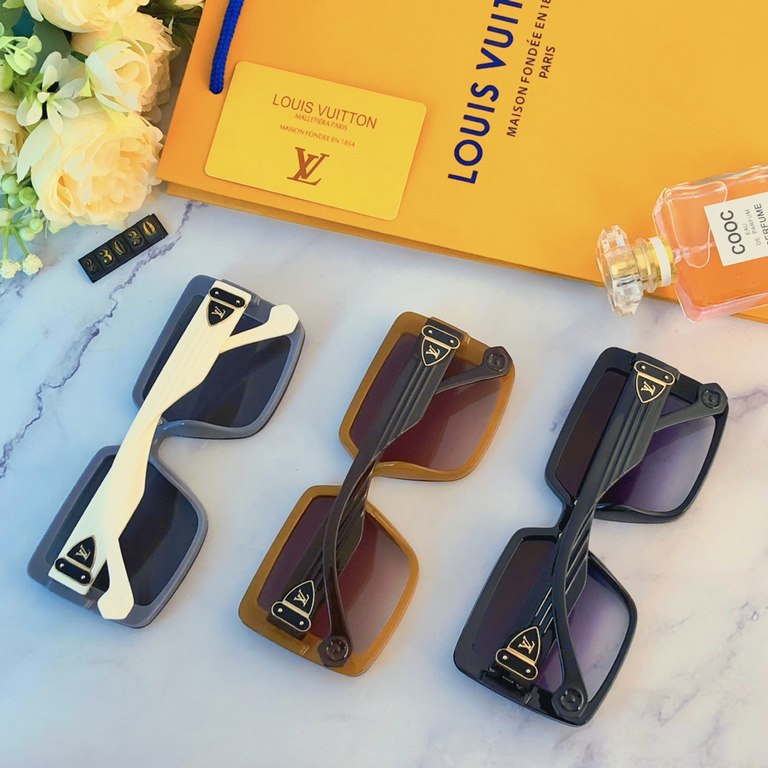 LV new square large frame letters sunglasses with the same personalized trend of net red sunglasses to protect the eyes outside the travel protection