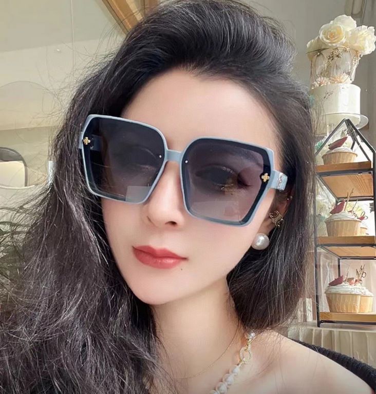 LV 2024 spring new Trendy explosion fashion box sunglasses high quality wear comfortable Net red tide models sunglasses Model L2200